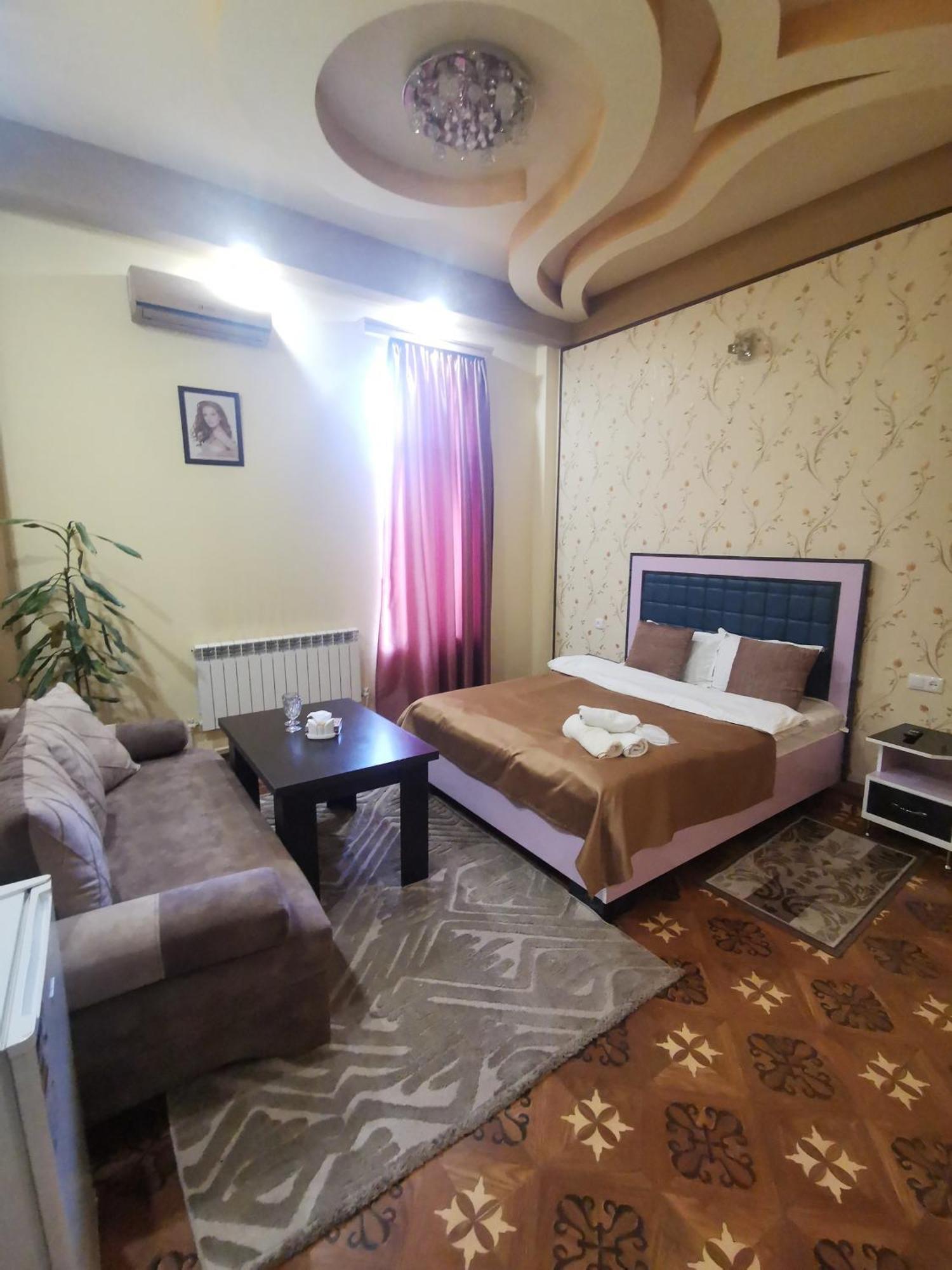 Narek+ Hotel Arrinj Екстериор снимка