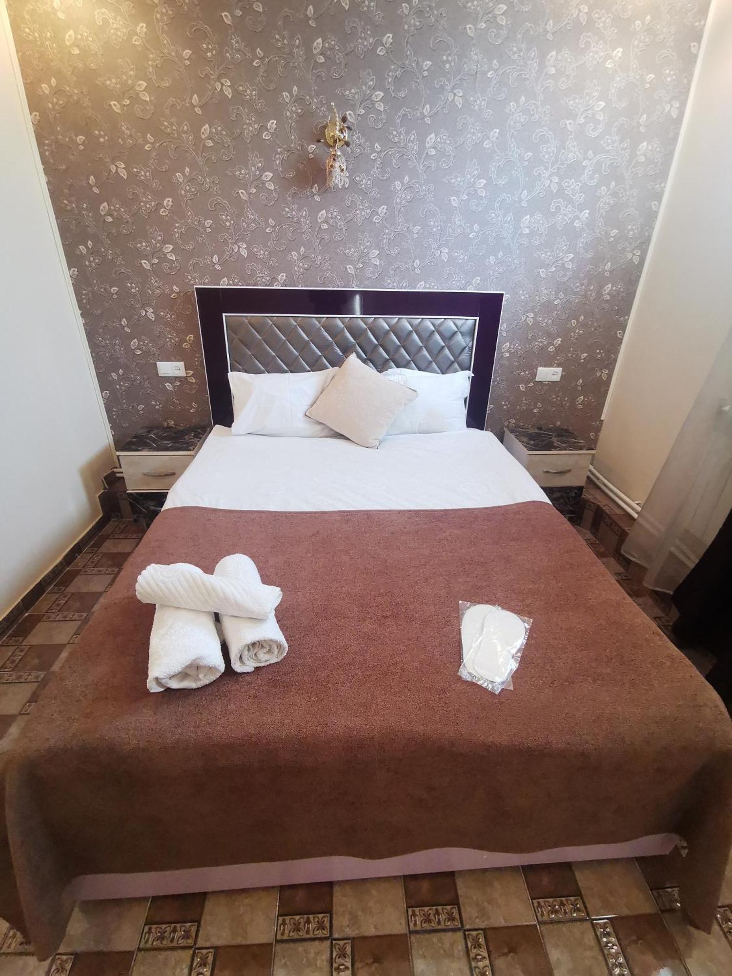 Narek+ Hotel Arrinj Екстериор снимка